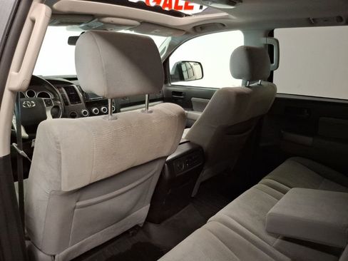 Used 2016 Toyota Sequoia SR5 AWD/4WD image 16