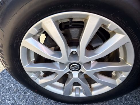 Used 2020 Nissan Rogue S w/ Special Edition Package AWD/4WD image 15