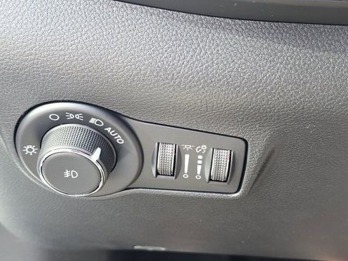 New 2026 Jeep Compass Limited image 17