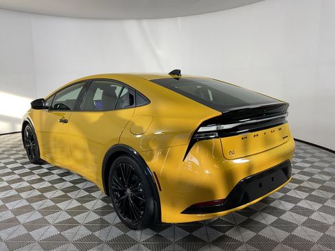 New 2026 Toyota Prius Plug-In Hybrid FWD image 6