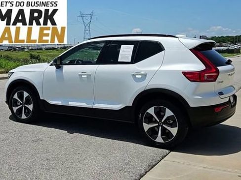 Used 2023 Volvo XC40 B4 Ultimate FWD image 6