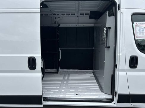 Used 2024 RAM ProMaster 2500 w/ Convenience Group FWD image 22