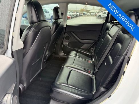 Used 2022 Tesla Model Y Performance AWD/4WD image 9