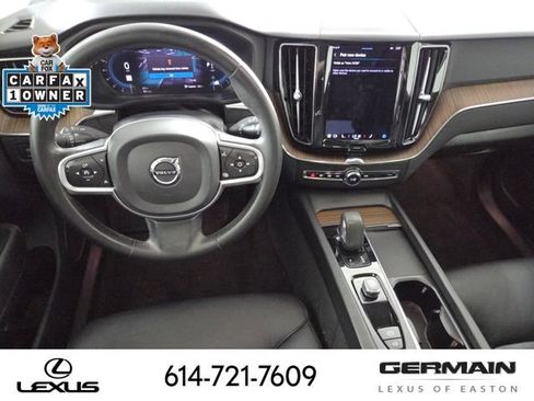 Used 2022 Volvo XC60 B5 Momentum AWD/4WD image 17