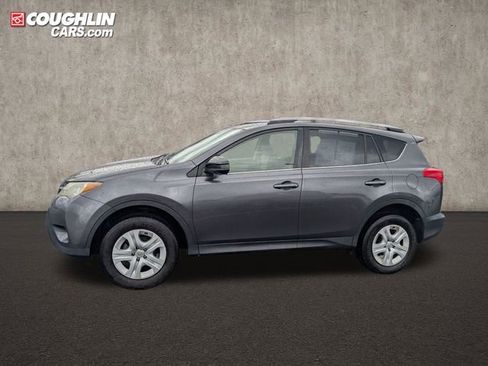 Used 2014 Toyota RAV4 LE FWD image 4