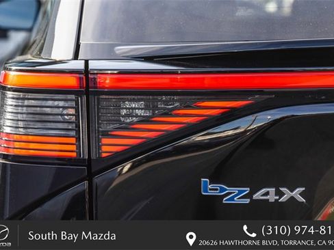 Used 2023 Toyota bZ4X XLE image 9