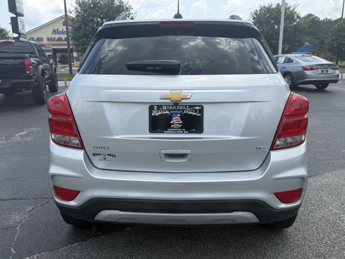 Used 2017 Chevrolet Trax LT w/ LT Convenience Package FWD image 7