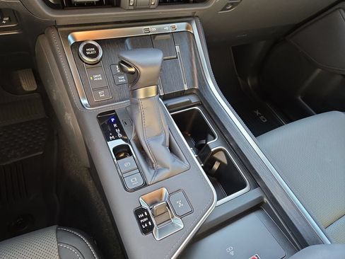 Used 2026 Lexus GX 550 w/ Accessory Package (2T) AWD/4WD image 22