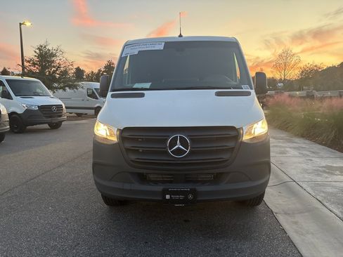 Used 2023 Mercedes-Benz Sprinter 144 Cargo image 10