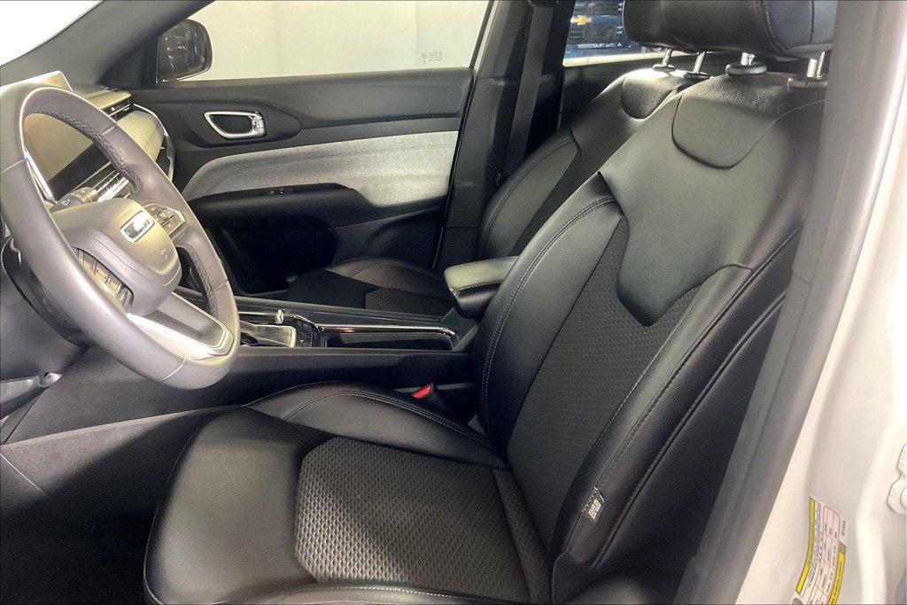 Used 2024 Jeep Compass Latitude AWD/4WD image 31