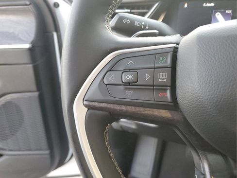 Used 2023 Jeep Grand Cherokee L Limited image 24