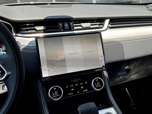 New 2026 Jaguar F-PACE R-Dynamic S image 7