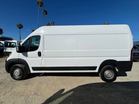 Used 2025 RAM ProMaster 2500 w/ Convenience Group FWD image 12