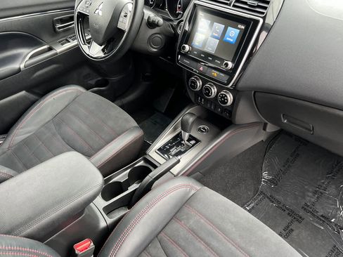 Used 2024 Mitsubishi Outlander Sport SE image 17