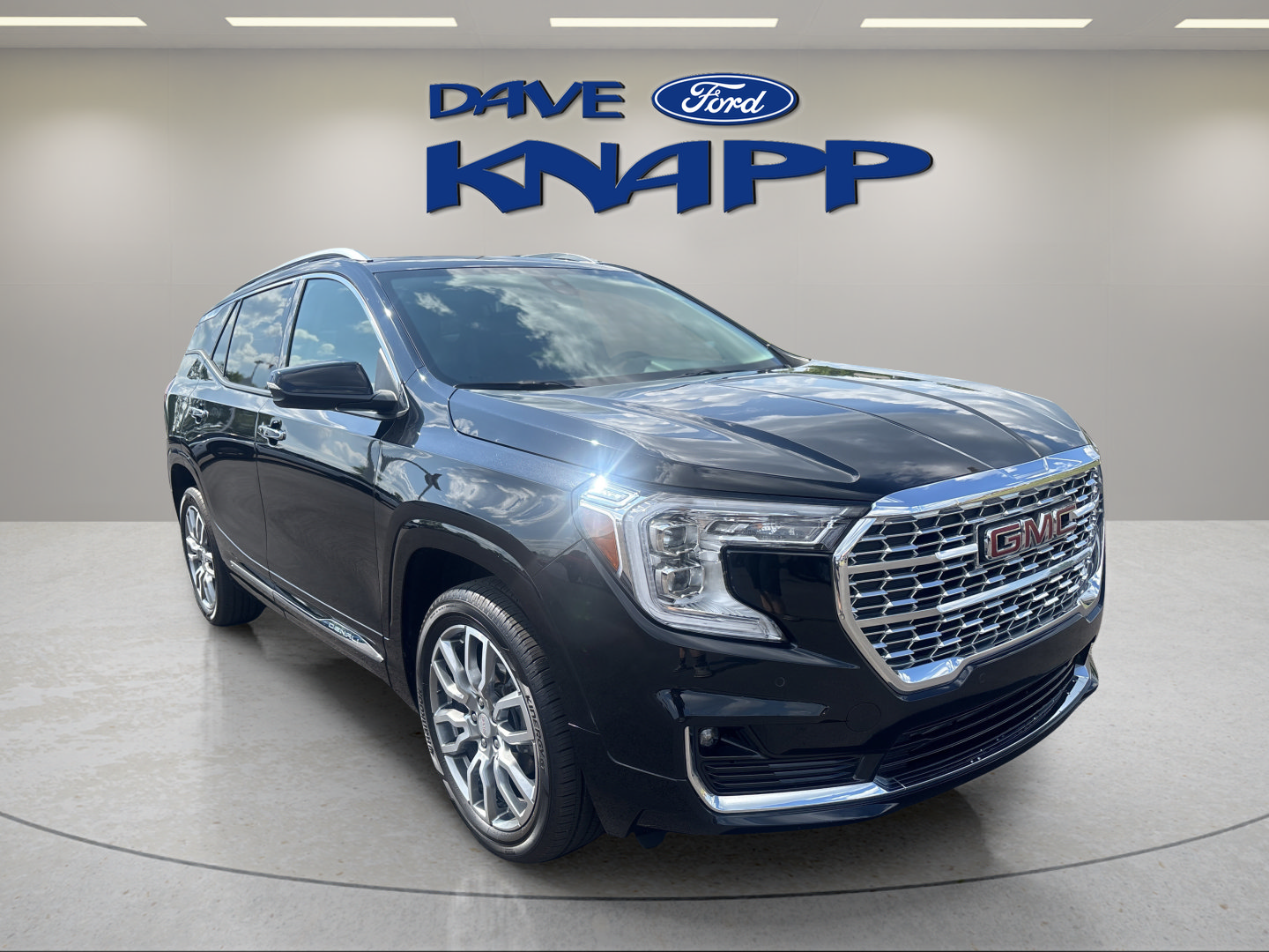 Used 2024 GMC Terrain Denali w/ LPO, Floor Liner Package AWD/4WD image 1