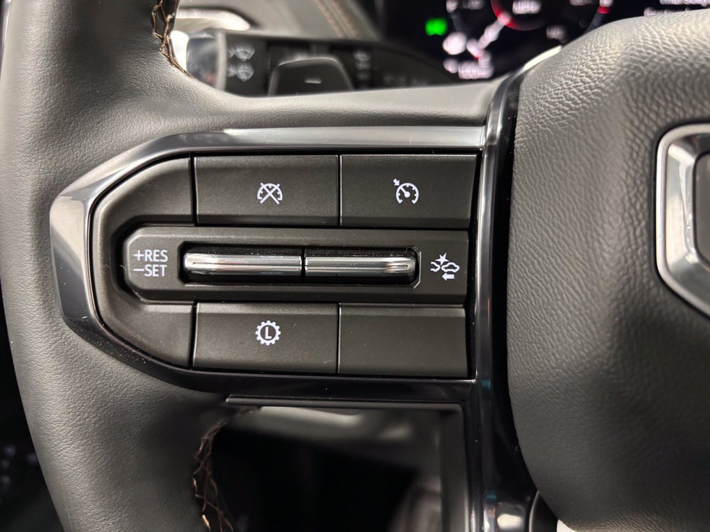 Used 2026 GMC Yukon XL AT4 AWD/4WD image 18