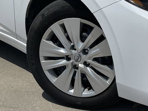 Used 2025 Nissan Sentra S FWD image 8