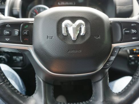 Used 2020 RAM 1500 Laramie AWD/4WD image 17