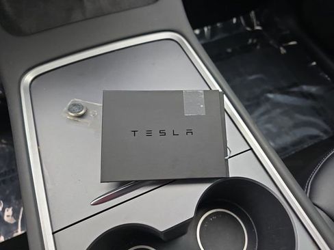 Used 2023 Tesla Model Y Long Range AWD/4WD image 40