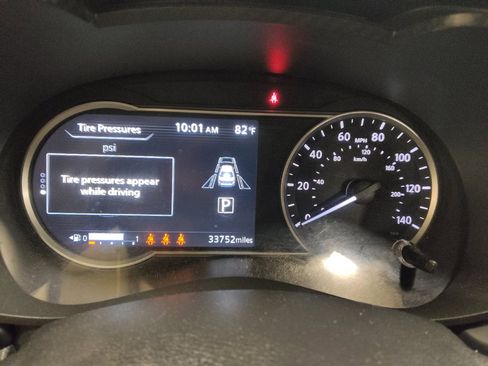 Used 2025 Nissan Versa SR FWD image 23