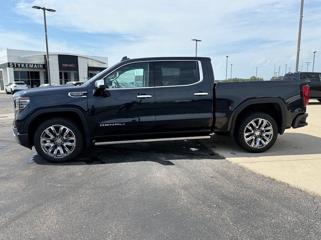 Used 2023 GMC Sierra 1500 Denali w/ Denali Reserve Package AWD/4WD image 5