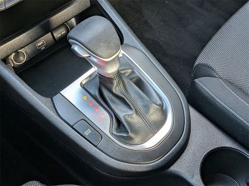 Certified 2022 Kia Forte LXS image 16