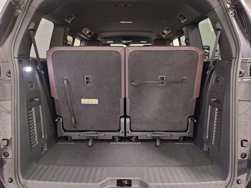 Used 2025 Volkswagen ID. Buzz Pro S RWD image 14