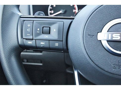 Used 2023 Nissan Rogue SV FWD image 18