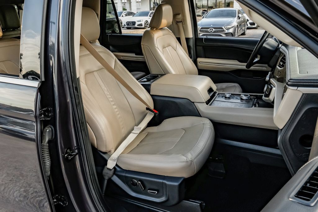 Used 2024 Ford Expedition Max Limited AWD/4WD image 35