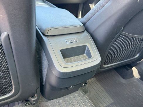 Used 2025 Volvo XC60 B5 Plus w/ Protection Package Premier image 9