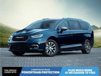 Used 2024 Chrysler Pacifica Limited