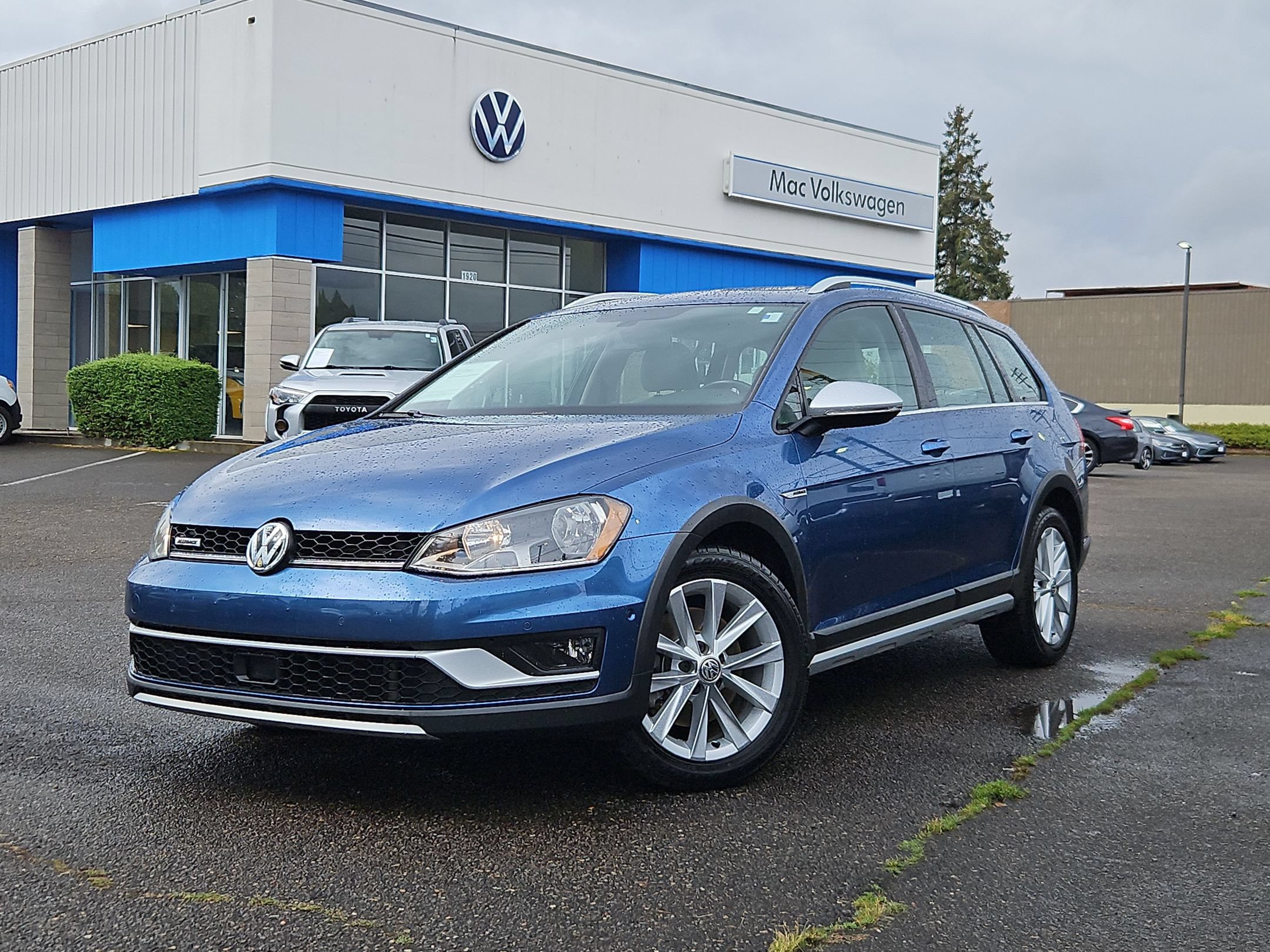 Used 2017 Volkswagen Golf Alltrack SE AWD/4WD image 1