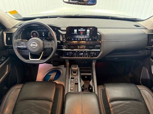 Used 2022 Nissan Pathfinder Platinum w/ Cargo Package FWD image 3