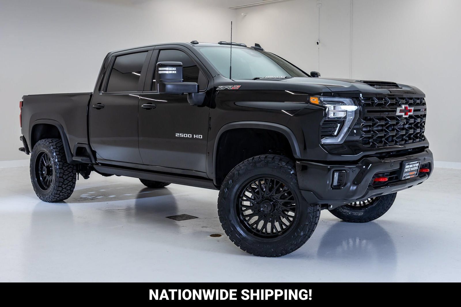 Used 2025 Chevrolet Silverado 2500 ZR2 w/ Technology Package AWD/4WD image 1