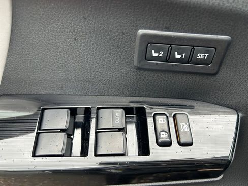 Used 2017 Toyota RAV4 Limited w/ Advanced Technology Package image 23