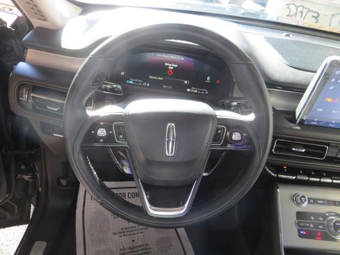 Used 2024 Lincoln Aviator AWD image 18