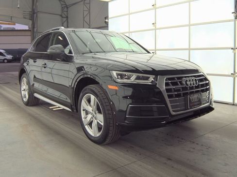 Used 2019 Audi Q5 2.0T Premium Plus w/ Premium Plus Package image 3