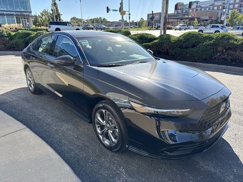 New 2025 Honda Accord EX-L image 3