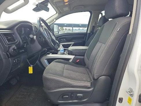 Certified 2023 Nissan Titan SV w/ SV Convenience Package image 5