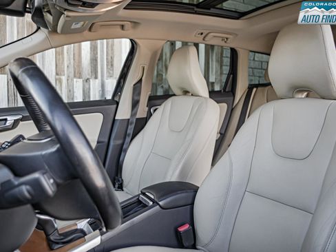 Used 2017 Volvo XC60 T6 Inscription image 12