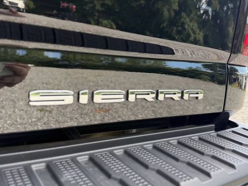 Used 2025 GMC Sierra 2500 Denali w/ Technology Package AWD/4WD image 17