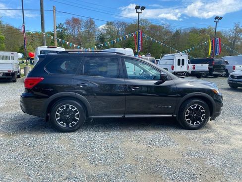 Used 2020 Nissan Pathfinder SL AWD/4WD image 4