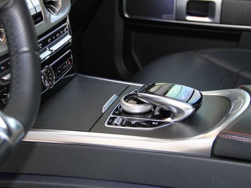 Used 2020 Mercedes-Benz G 63 AMG 4MATIC w/ G Manufaktur Interior Package image 20