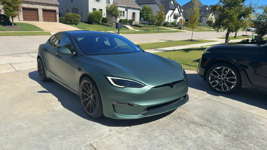 Used 2024 Tesla Model S Plaid AWD/4WD image 1