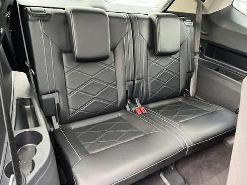 Used 2025 Volkswagen Atlas SE AWD/4WD image 20