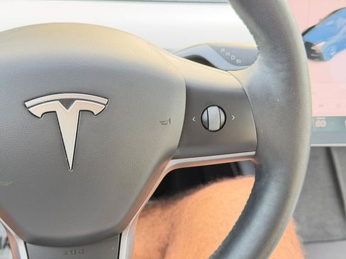 Used 2022 Tesla Model 3 Long Range AWD/4WD image 62