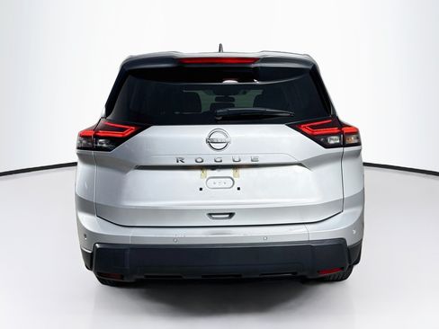 Used 2024 Nissan Rogue S FWD image 29