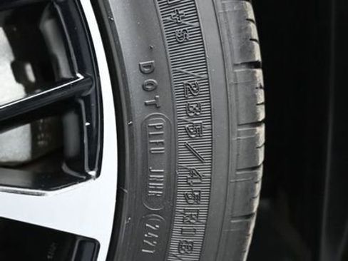 Used 2019 Toyota Camry SE image 48