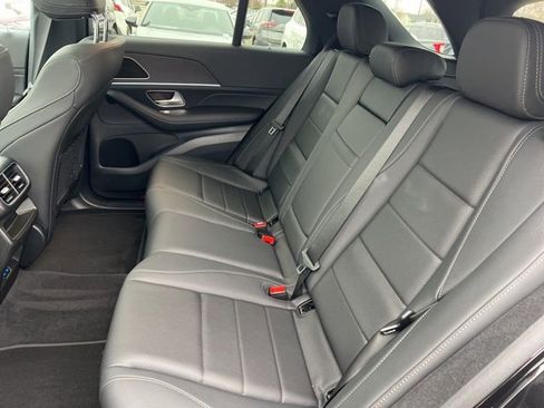 Used 2025 Mercedes-Benz GLE 450e 4MATIC image 8