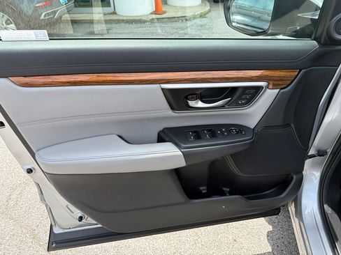 Used 2018 Honda CR-V Touring image 14